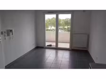 baillargues - t2 récent avec terrasse  garage et parking