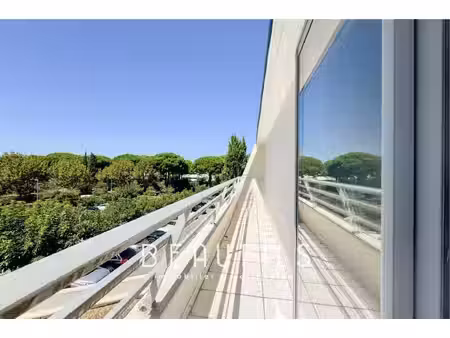 exclusivité. appartement à 500m de la plage avec garage privatif