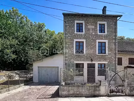 maison ancienne de 150 m² à montagnieu