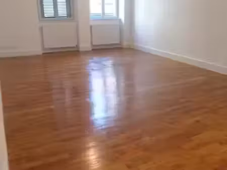 vente immeuble 15 pièces à poligny (39800)  655 000 €