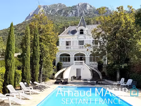sublime authentique chateau totalement renove au coeur du pays cathare  piscine  vue...