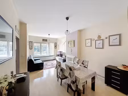 appartement te koop in laken met 2 slaapkamers
