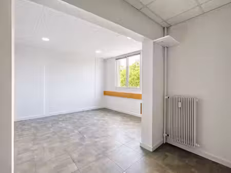 achat local professionnel 82m² cournon d auvergne 63800