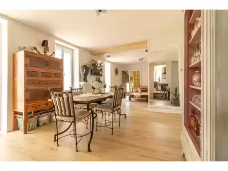 saint-savinien  maison rénovée 120 m2  3 chambres  jardin