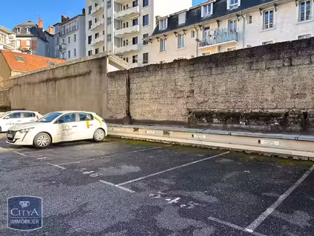 parking à louer 12.5 m² - chambéry (73) - 52€
