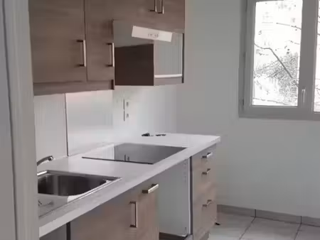 appartement à louer 3 pièces 65.11 m² - lyon 8e arrondissement (69008) - 924€