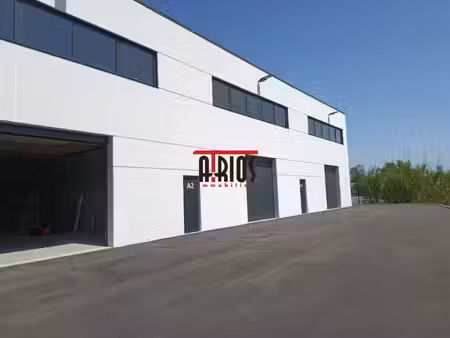 location local commercial