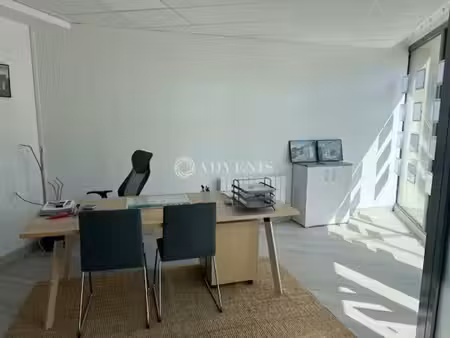 location commerce chartres 28000 82m²