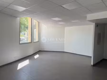 location commerce dreux 28100 96m²