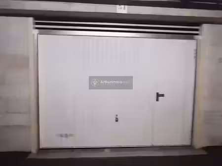 location parking à fréjus