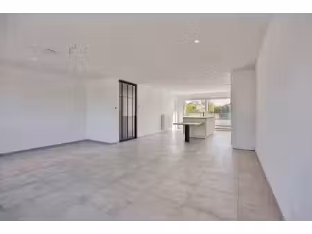 appartement te koop in zonhoven met 3 slaapkamers
