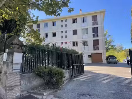 location parking à aix-en-provence (13090)  114 €