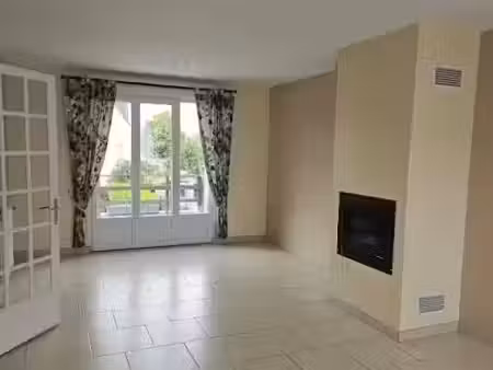 location maison 5 pièces 85 m² à sainte-catherine (62223)  1 126 €