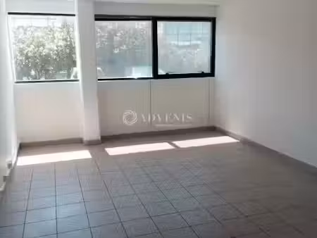 location locaux professionnels 0 pièces 38 m² à narbonne (11100)  510 €
