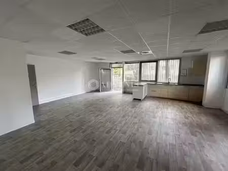location locaux professionnels 0 pièces 150 m² à montpellier (34000)  1 500 €
