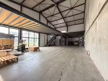 location locaux professionnels 2 pièces 328 m² à charvonnex (74370)  3 165 €