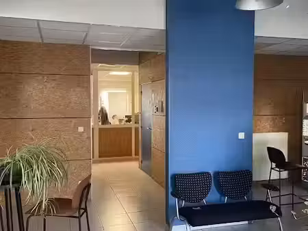 location locaux professionnels 30 pièces 1385 m² à la chapelle-saint-luc (10600)  13 920 €