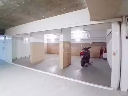 grand garage fermé pour trois véhicules – boulevard guynemer  beausoleil