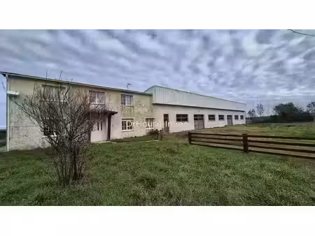 vente maison 7 pièces 156 m² à grues (85580)  260 000 €