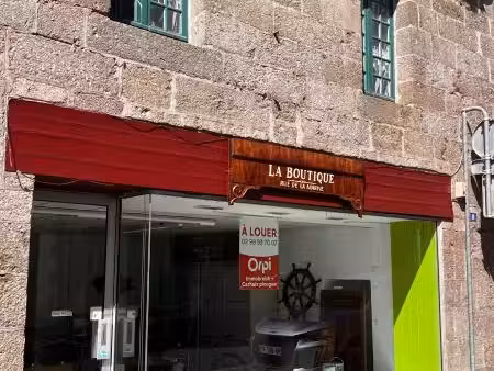 location commerce 50 m² à rostrenen (22110)