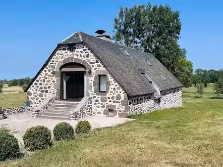 vente maison 5 pièces 104 m² à salers (15140)  270 000 €