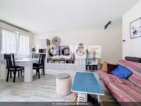 appartement de luxe de 72 m2 en vente courbevoie  île-de-france