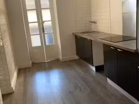 location appartement 3 pièces 78 m² à bastia (20200)