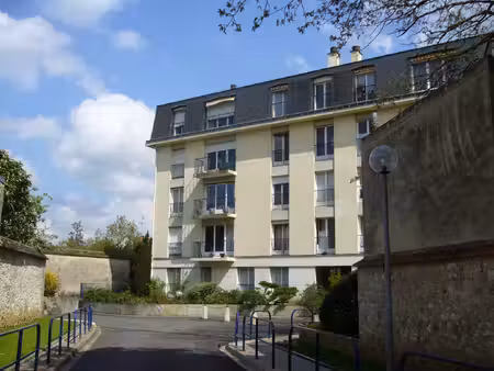 location parking fontainebleau 77300