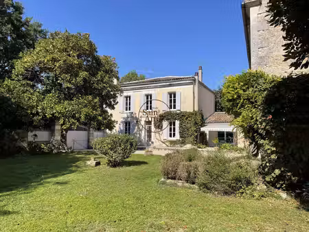 bel ensemble immobilier charentais - aux portes d'angoulême