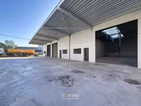 nieuwbouw kmo-units van 245m² te huur (vh van 7m  2 parkings  aparte loopdeur en raam)  te
