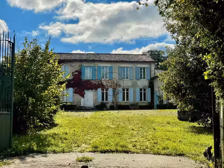 a 5 min de cognac  demeure de xixème siècle