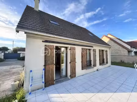 maison traditionnelle de 104 m² à les ormes-sur-voulzie
