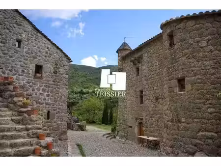 07 ardèche sud. château médiéval avec maison de gardien du x