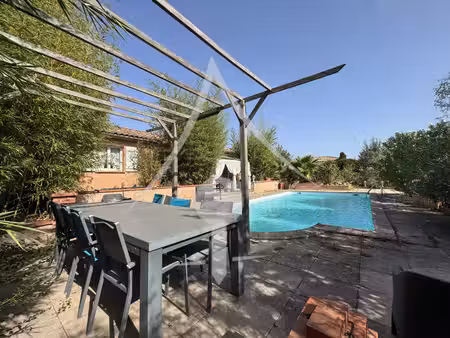 maison de plain-pied t5 avec grand jardin  piscine et dépendance
