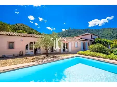les vans - villa de plain pied 146m² secteur calme et verdoyant  5825m² de terrain ...