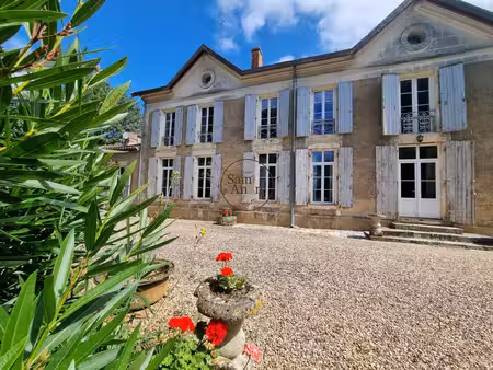 entre charente et dordogne grande demeure de famille à rén