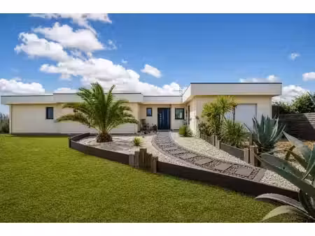 vente maison 7 pièces 168 m² à plounévez-lochrist (29430)  570 000 €