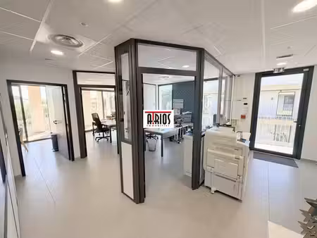 prestigieux bureau de 250 m2 en location - la crau  provence-alpes-côte d'azur