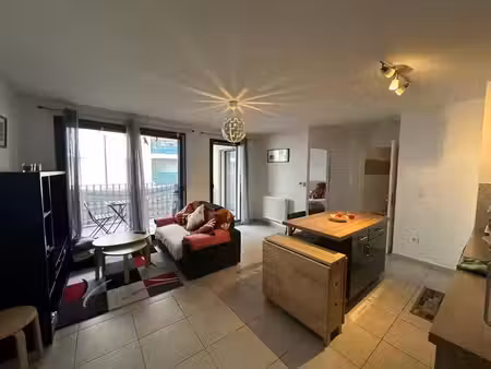 location appartement 2 pièces 41 m² à bordeaux (33300)