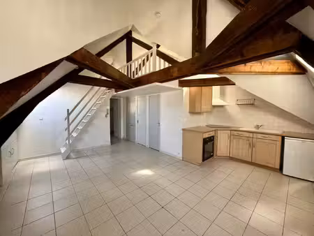 t2 idéalement situé dans le quartier dunois