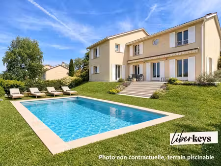 fontaines saint-martin : maison 185m² vue dégagée  5 chambres  terrain 890m²  2 box  cave 