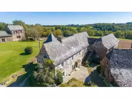maison à rénover de 166 m² + grange + 100 m² de combles aménageables