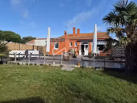 vente locaux professionnels 133 m² à talmont-saint-hilaire (85440)  249 000 €