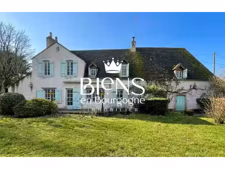 5 min beaune  maison ancienne a renover sur terrain clos de murs