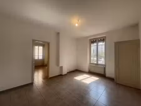 location appartement 3 pièces 70 m² à villeurbanne (69100)