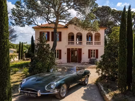 élégante propriété riviera avec aperçu mer