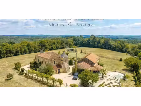 propriété avec piscine et jardin villefranche-du-périgord (24)