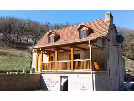 maison en pierre rénovée avec gîte - salles courbatiés