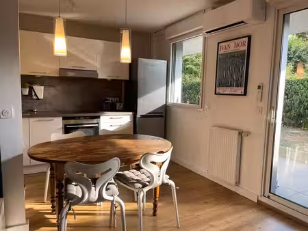 aix les bains  petit port - appartement 2 chambres  terrasse et jardin  bel emplacement