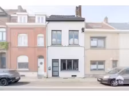 maison spacieuse avec 5 chambres et finitions modernes